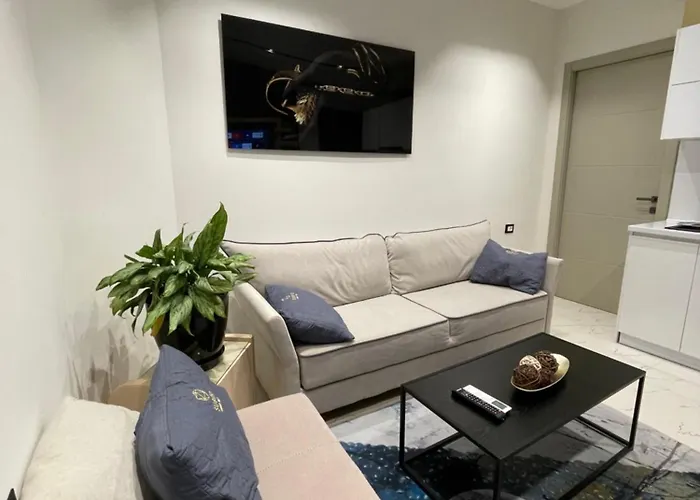 Modern Sueno Lux * Тирана